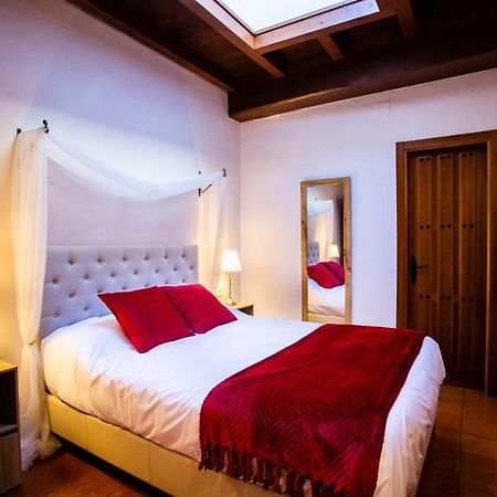 Apartamentos Puente De La Juderia Hervas Luaran gambar