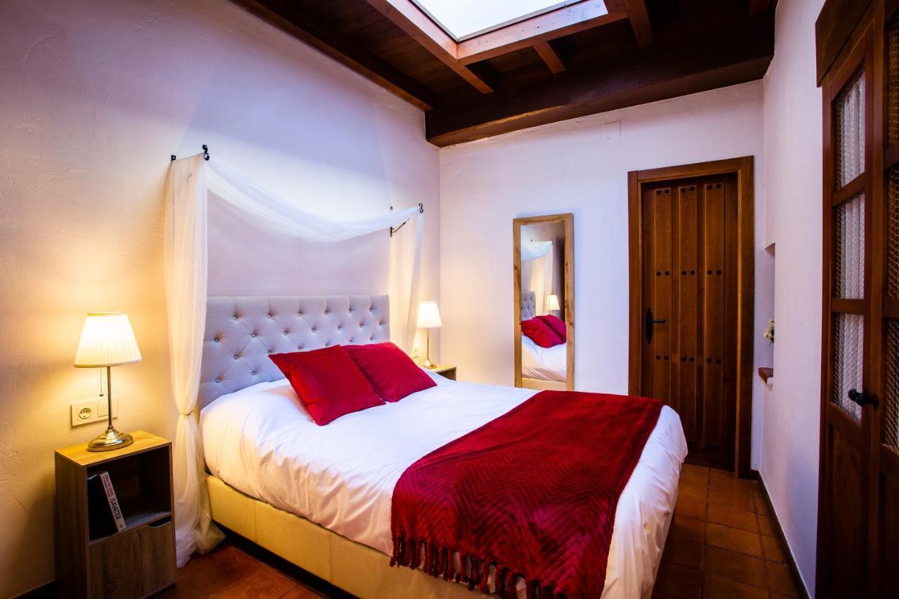 Apartamentos Puente De La Juderia Hervas Luaran gambar