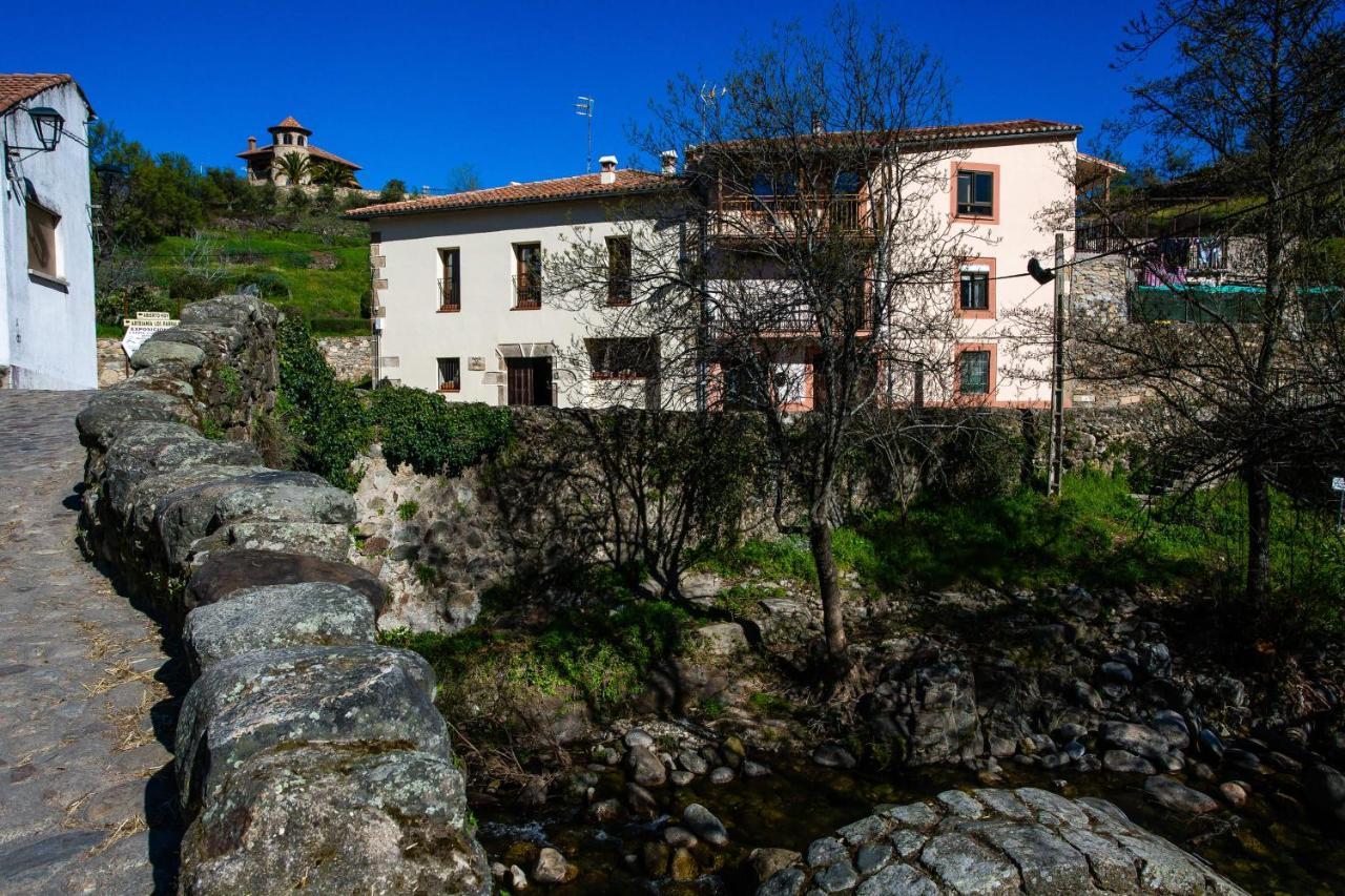Apartamentos Puente De La Juderia Hervas Luaran gambar
