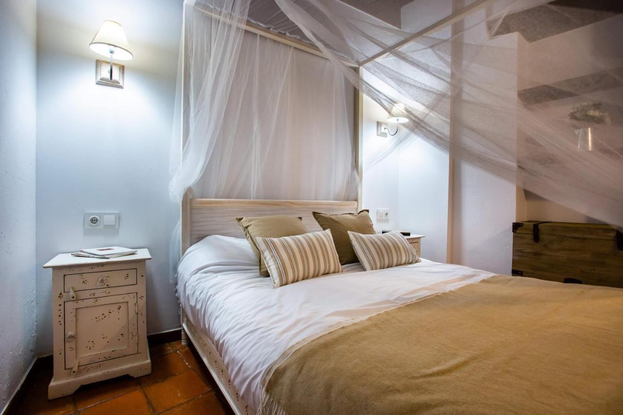 Apartamentos Puente De La Juderia Hervas Luaran gambar