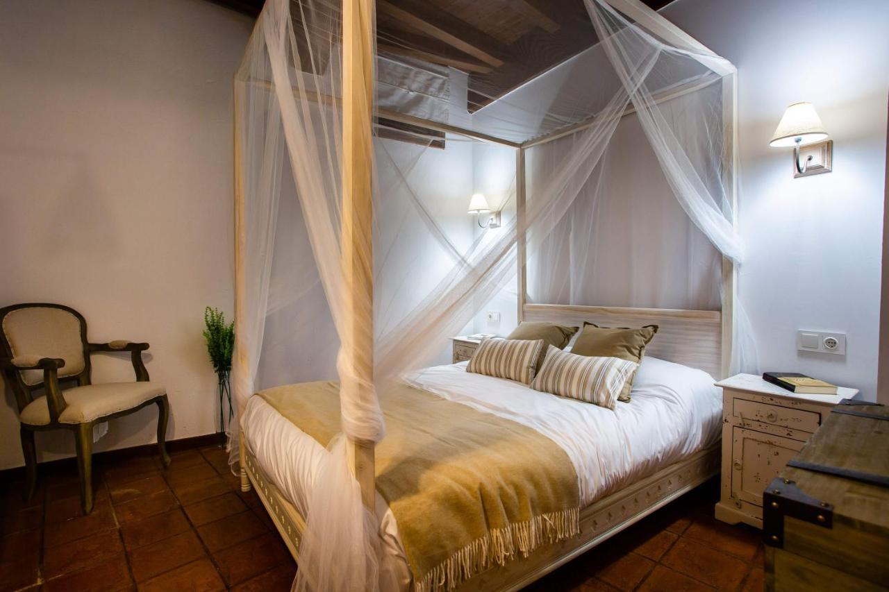 Apartamentos Puente De La Juderia Hervas Luaran gambar