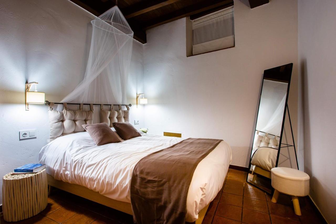Apartamentos Puente De La Juderia Hervas Luaran gambar
