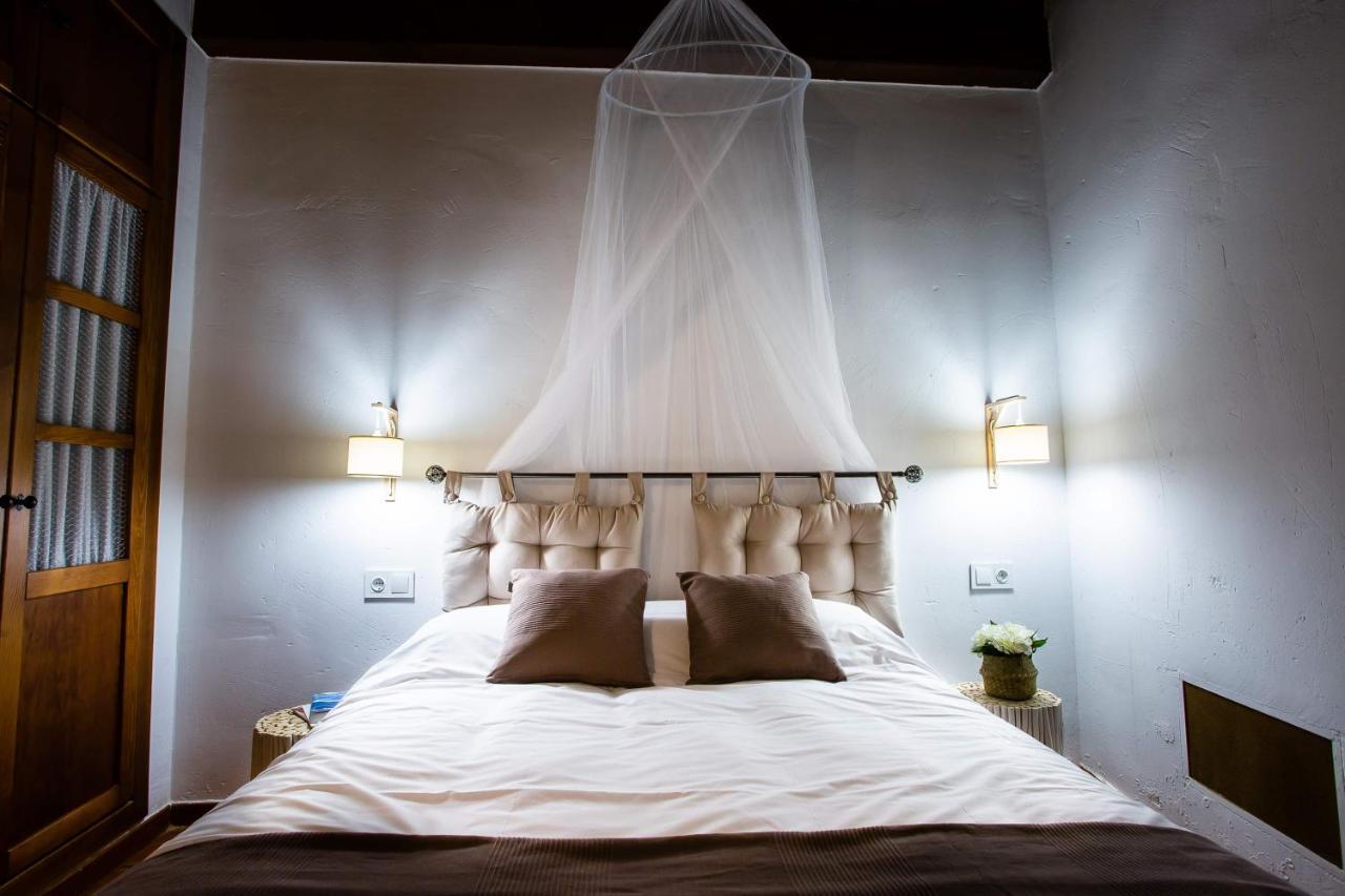 Apartamentos Puente De La Juderia Hervas Luaran gambar