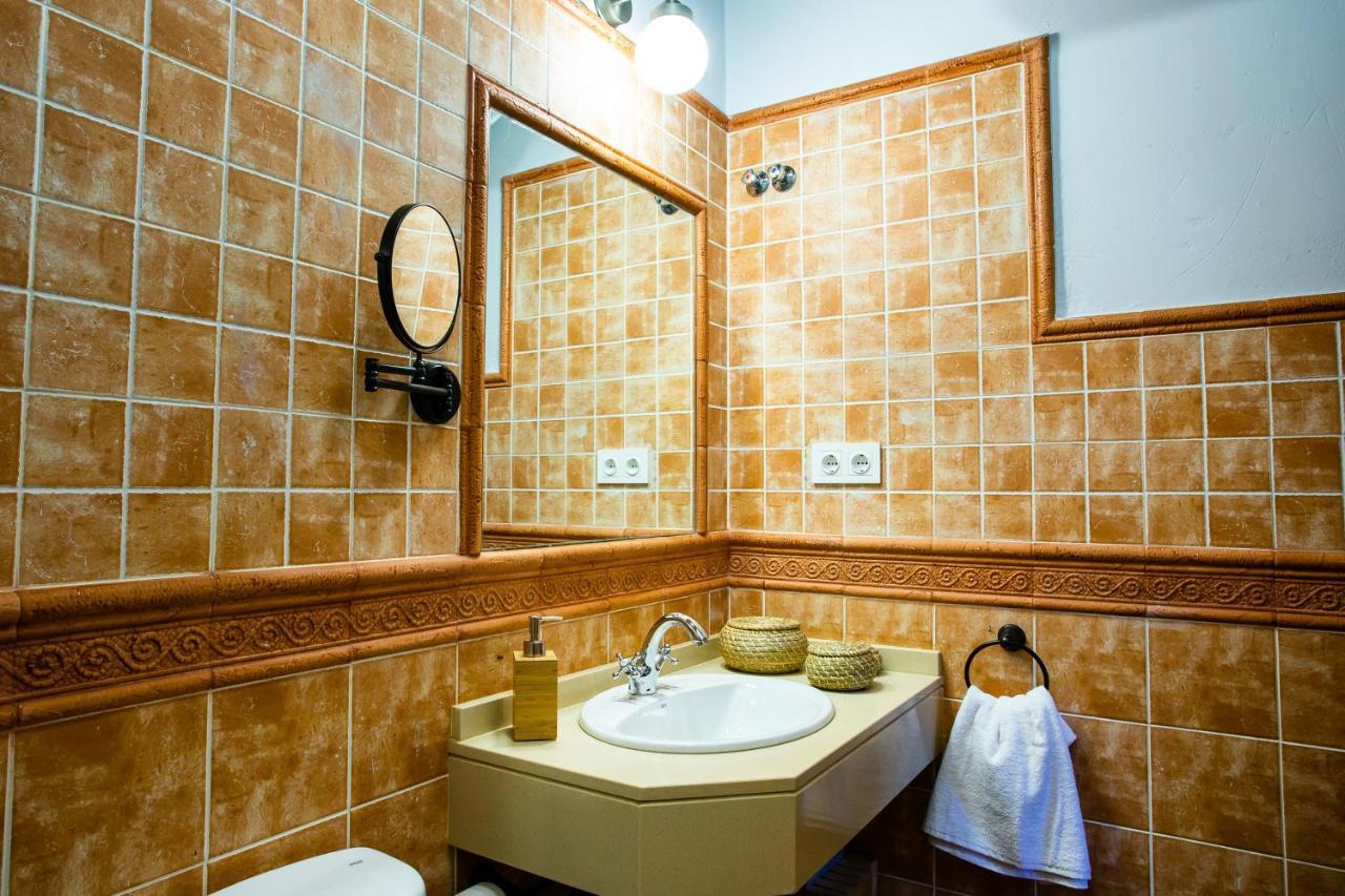 Apartamentos Puente De La Juderia Hervas Luaran gambar