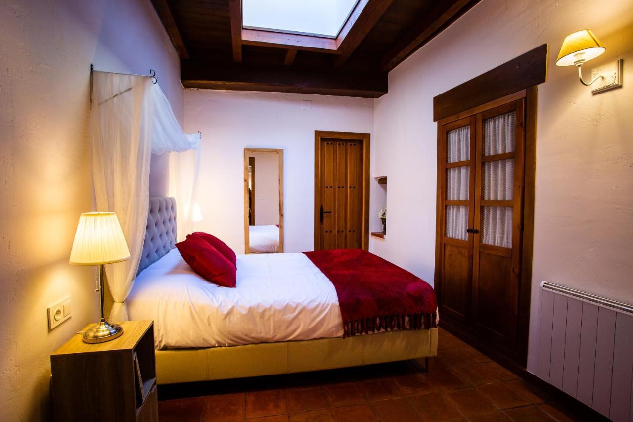 Apartamentos Puente De La Juderia Hervas Luaran gambar
