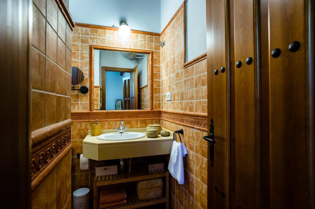 Apartamentos Puente De La Juderia Hervas Luaran gambar