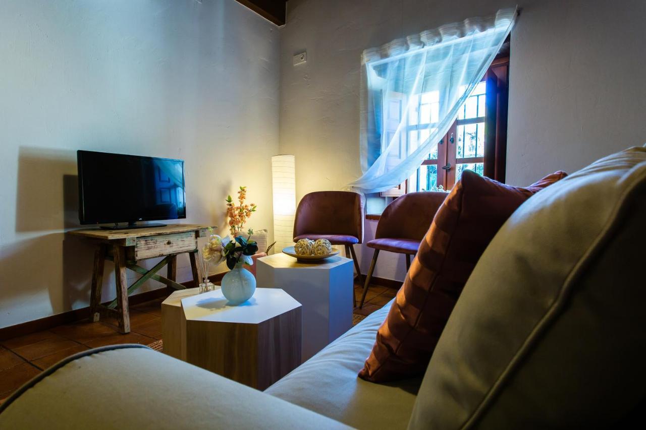 Apartamentos Puente De La Juderia Hervas Luaran gambar