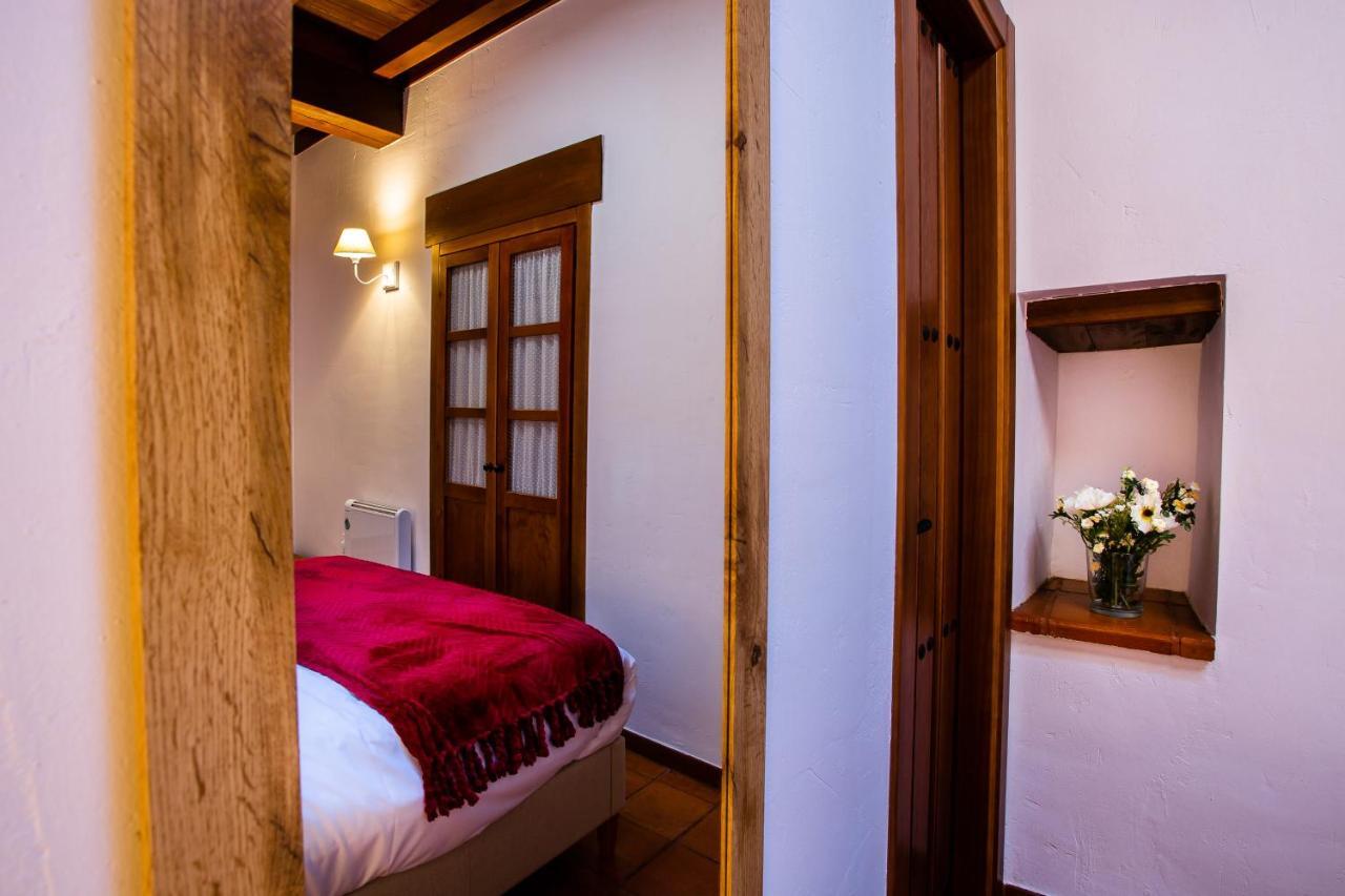 Apartamentos Puente De La Juderia Hervas Luaran gambar