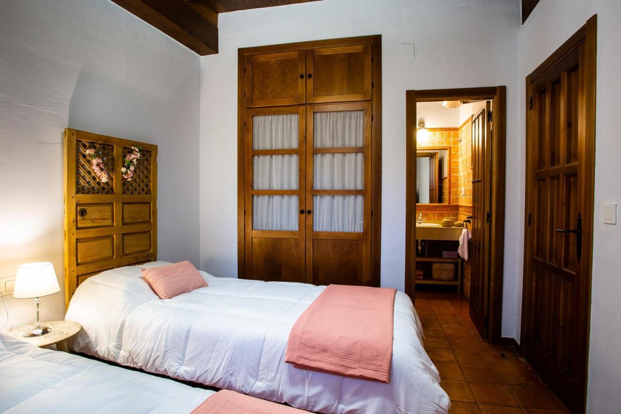 Apartamentos Puente De La Juderia Hervas Luaran gambar