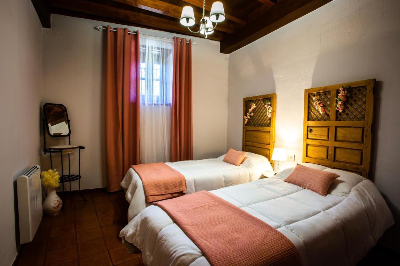 Apartamentos Puente De La Juderia Hervas Luaran gambar