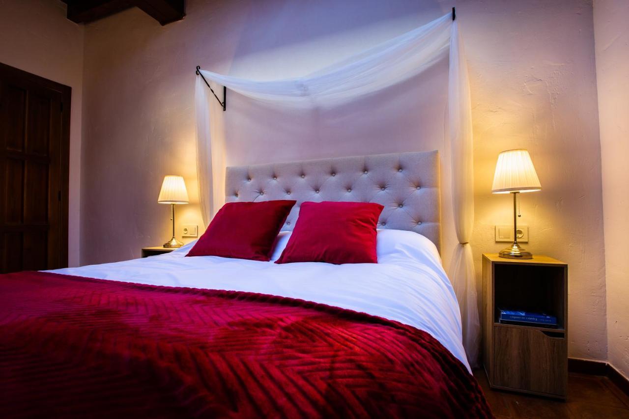 Apartamentos Puente De La Juderia Hervas Luaran gambar