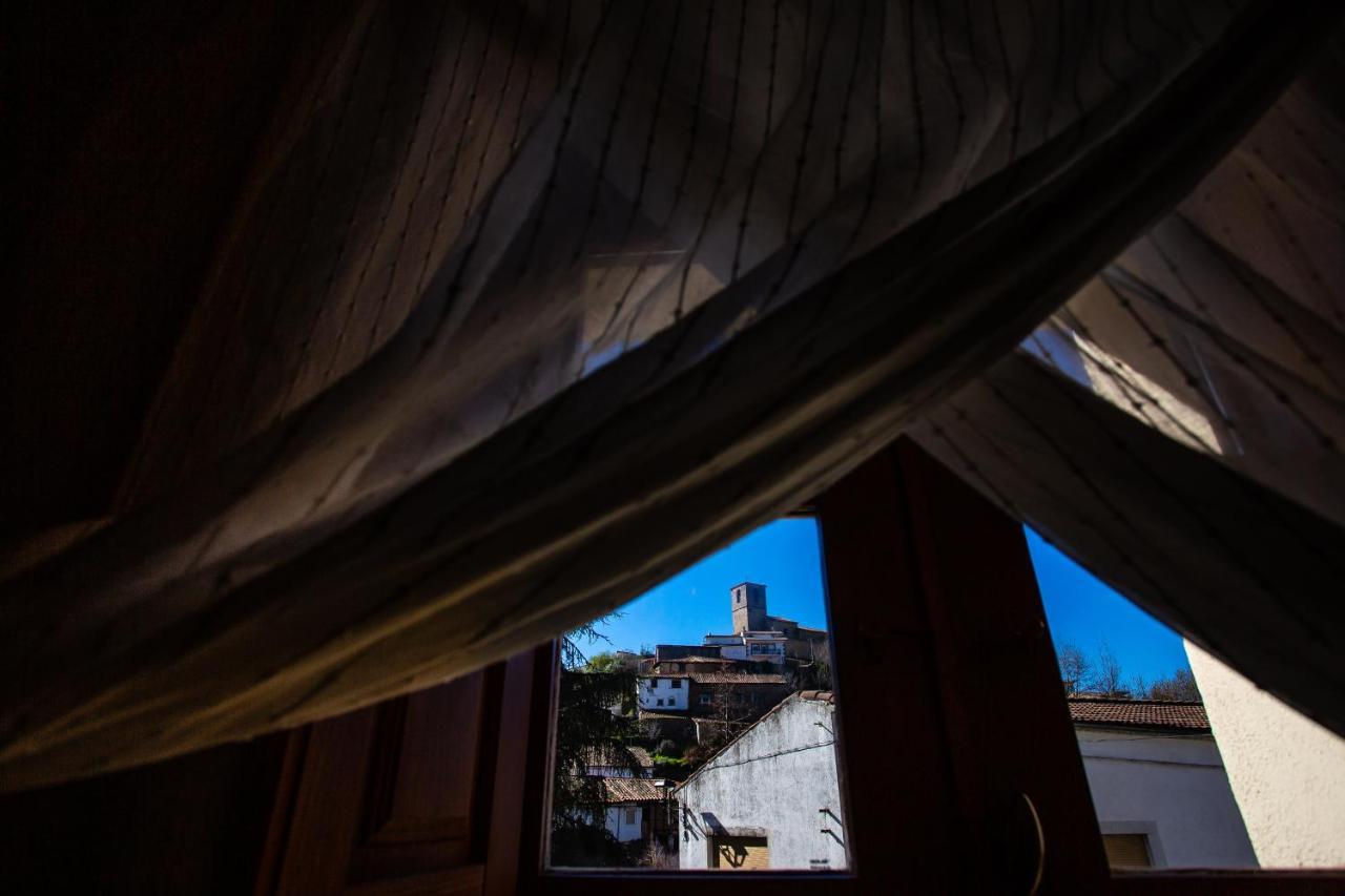 Apartamentos Puente De La Juderia Hervas Luaran gambar